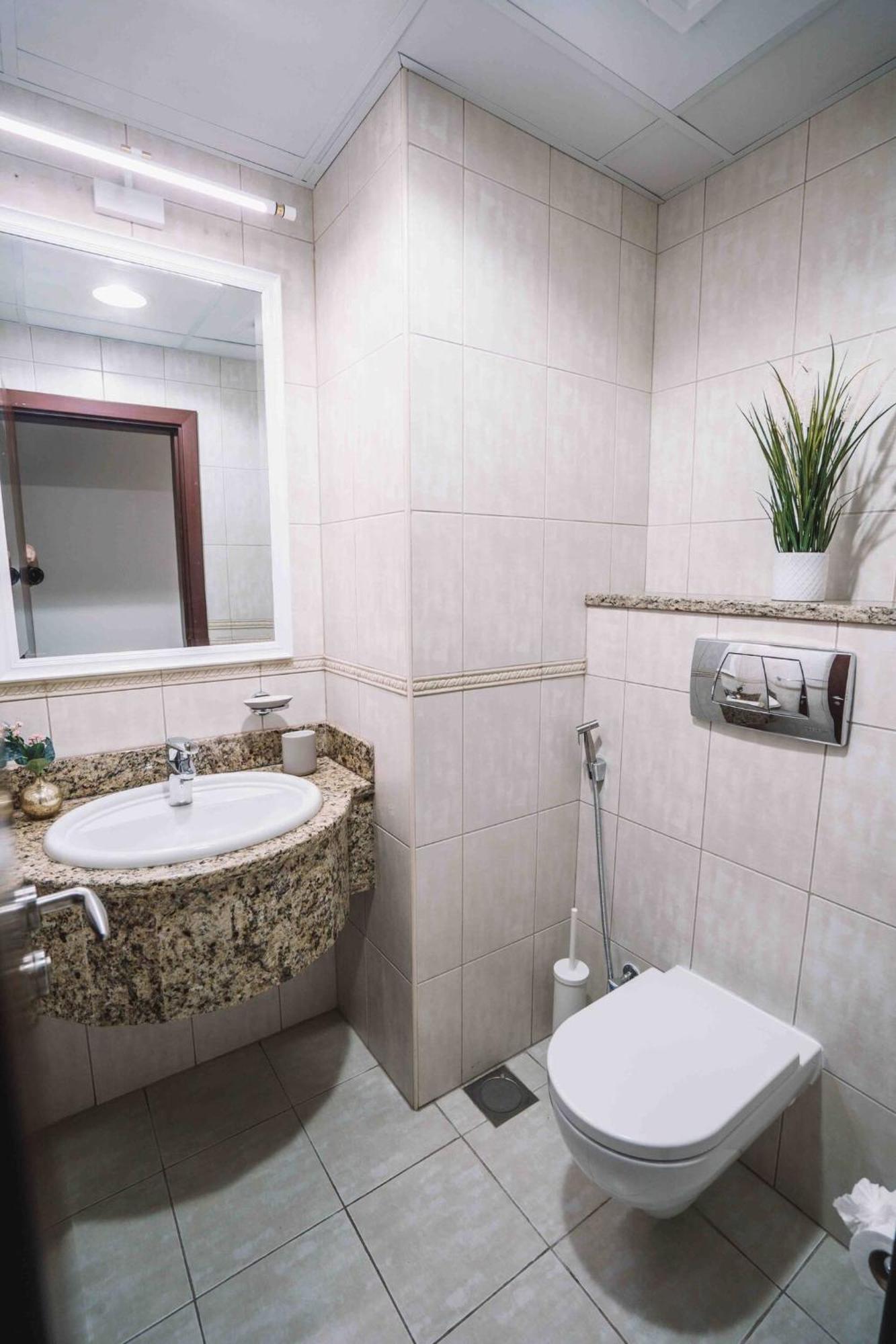 Sea & Palm View Elegant 1 Bedroom Apartment Dubái Exterior foto